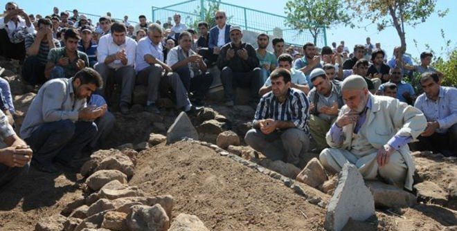 diyarbakir8217da-katledilen-dr-abdullah-birogul8217unun-kardesi-bbc8217ye-konustu-24591 Diyarbakır’da katledilen Dr. Abdullah Biroğul’unun kardeşi BBC’ye konuştu